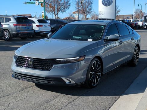 Used 2024 Honda Accord Touring image 11