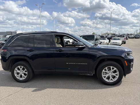 Certified 2023 Jeep Grand Cherokee Limited w/ Luxury Tech Group II image 13