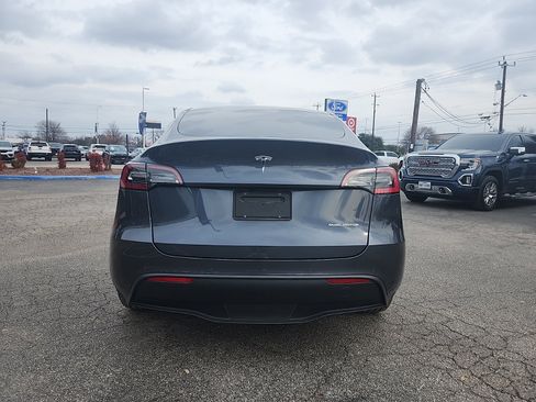Used 2021 Tesla Model Y Long Range image 4