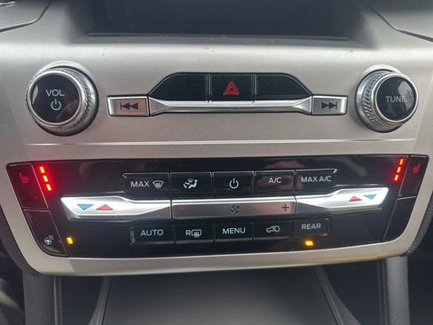 Used 2022 Ford Explorer XLT w/ Equipment Group 202A image 22