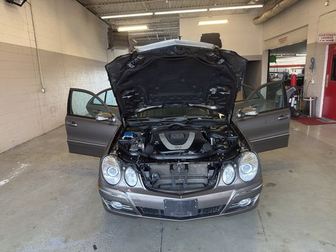 Used 2008 Mercedes-Benz E 350 4MATIC Sedan image 10