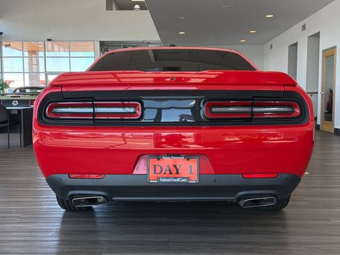 Used 2016 Dodge Challenger R/T RWD image 6