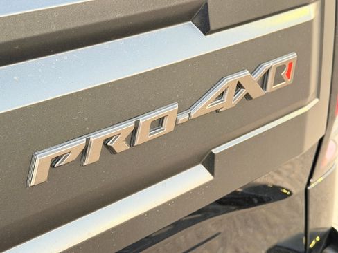 New 2026 Nissan Frontier PRO-4X w/ Pro-4x Convenience Package image 7