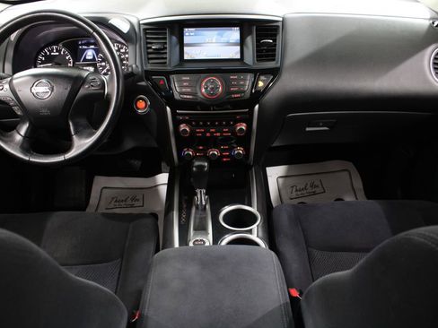 Used 2013 Nissan Pathfinder SV image 2