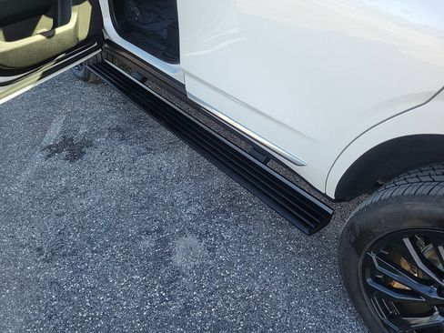 Used 2023 GMC Yukon Denali w/ Max Trailering Package image 9