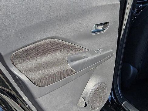 Used 2024 Nissan Kicks SV image 17