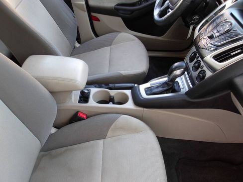 Used 2014 Ford Focus SE FWD image 17