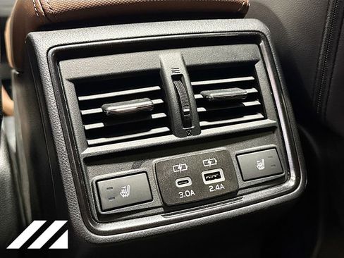 Used 2025 Subaru Forester Touring AWD/4WD image 28