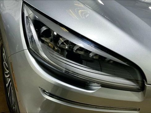 Used 2020 Lincoln Aviator Reserve w/ Elements Package Plus image 4