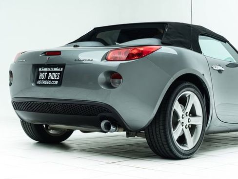 Used 2007 Pontiac Solstice Roadster w/ Premium Package image 14