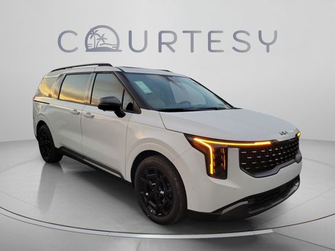 New 2027 Kia Carnival SX Prestige FWD image 4