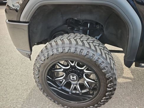 Used 2023 GMC Sierra 3500 Denali w/ Denali Ultimate Package image 20