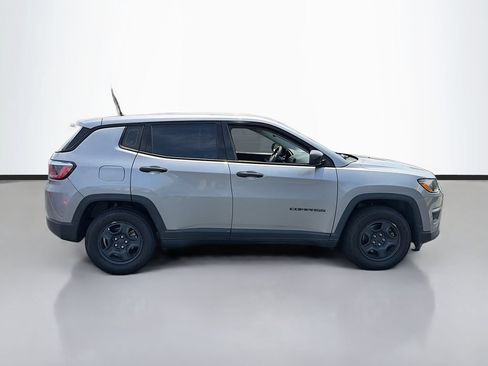 Used 2018 Jeep Compass Sport FWD image 4