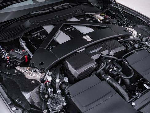 New 2025 Aston Martin Vanquish image 38