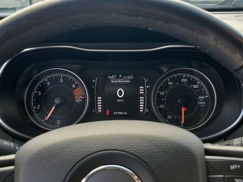 Used 2019 Jeep Cherokee Latitude Plus w/ Comfort/Convenience Group AWD/4WD image 24