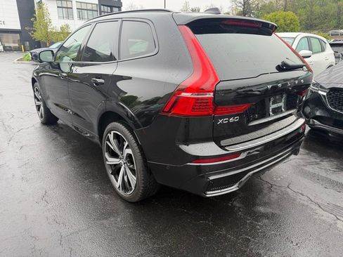 Used 2024 Volvo XC60 B5 Ultimate w/ Protection Package Premier AWD/4WD image 2