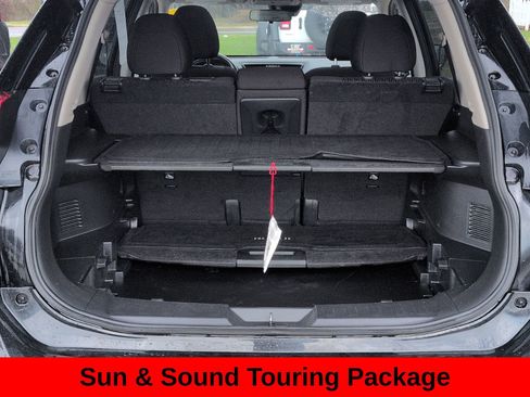 Used 2019 Nissan Rogue SV w/ Sun & Sound Touring Package image 9