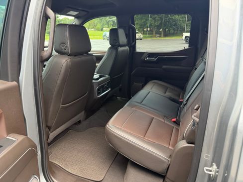 Used 2024 GMC Sierra 1500 Denali w/ Technology Package AWD/4WD image 23