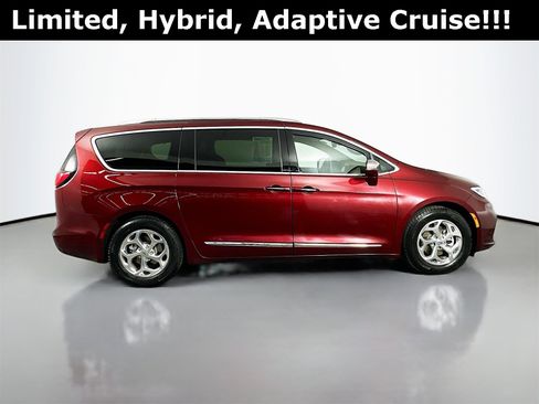 Used 2021 Chrysler Pacifica Limited image 9