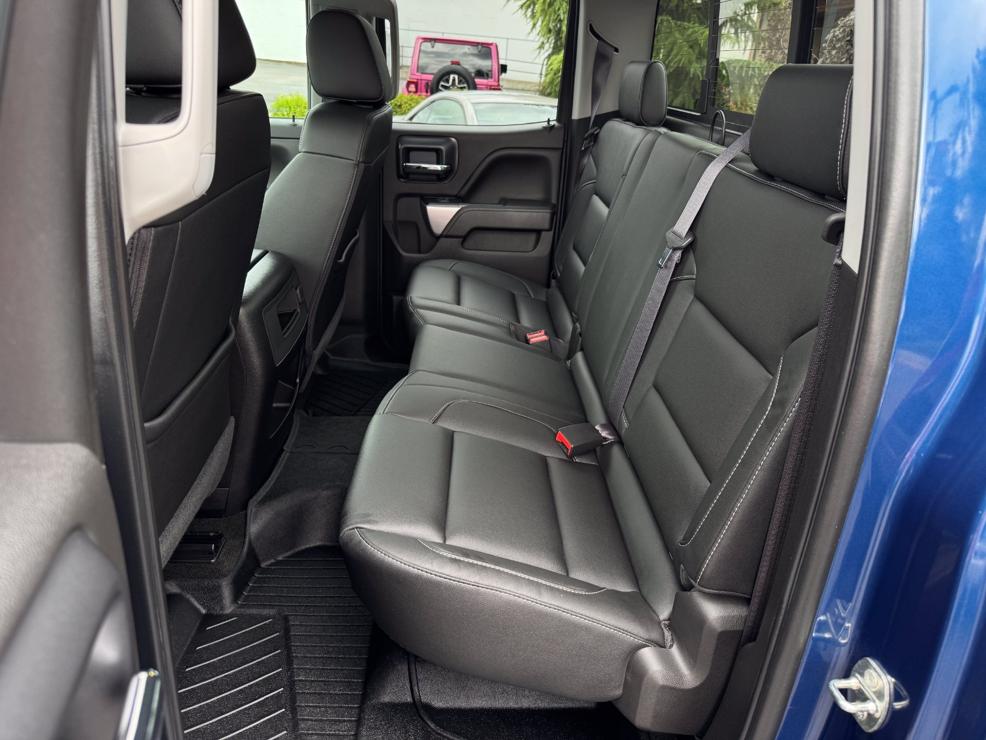 Used 2017 Chevrolet Silverado 1500 LTZ Z71 w/ LTZ Plus Package AWD/4WD image 15