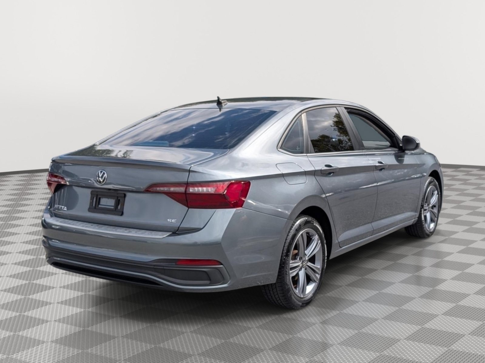 Used 2023 Volkswagen Jetta SE w/ Panoramic Sunroof Package FWD image 5