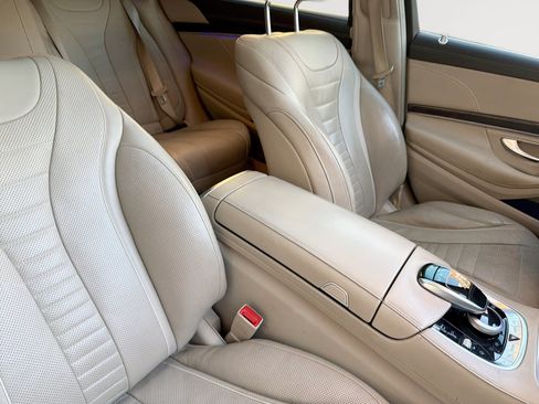 Used 2019 Mercedes-Benz S 560 Sedan w/ AMG Line Exterior image 24