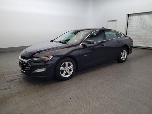 Used 2023 Chevrolet Malibu LS w/ Driver Confidence Package FWD image 2