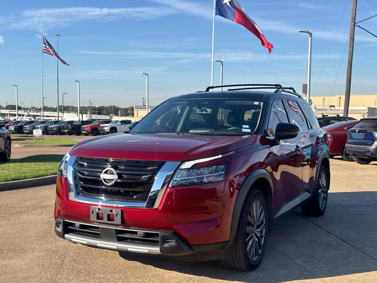 Certified 2024 Nissan Pathfinder SL w/ SL Premium Package FWD image 9