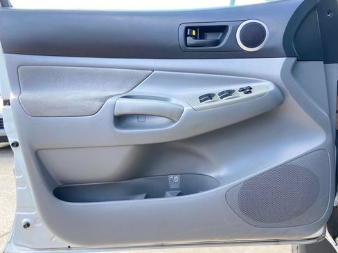 Used 2005 Toyota Tacoma PreRunner RWD image 14