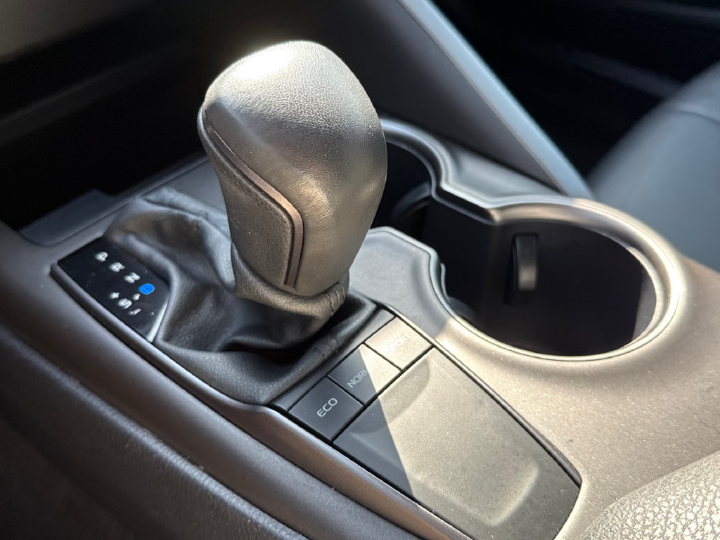 Used 2024 Toyota Camry SE FWD image 24