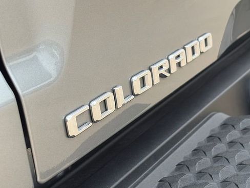 Used 2023 Chevrolet Colorado Z71 w/ Z71 Convenience Package 2 AWD/4WD image 12