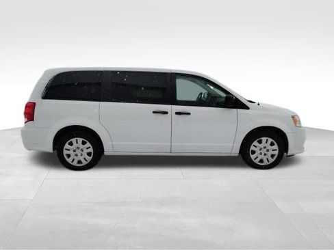 Used 2019 Dodge Grand Caravan SE w/ UConnect Hands-Free Group image 7