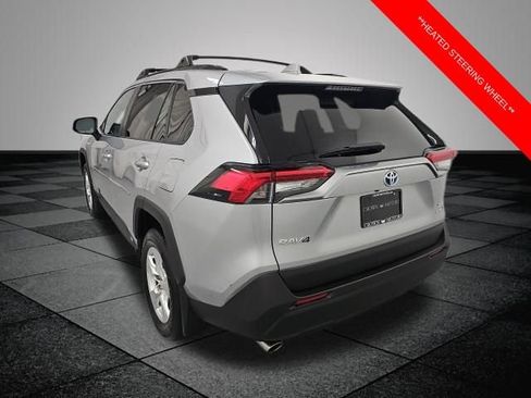 Used 2021 Toyota RAV4 XLE w/ Convenience Package image 4