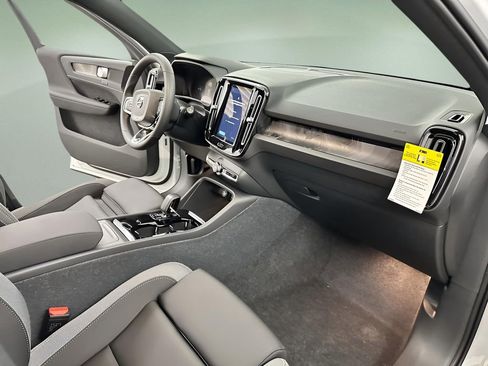 New 2024 Volvo XC40 Recharge Core w/ Protection Package Premier image 2