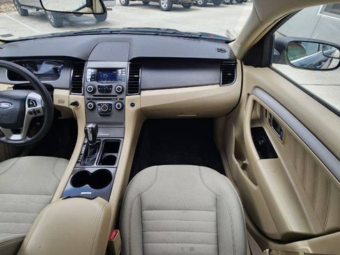 Used 2018 Ford Taurus SE FWD image 15