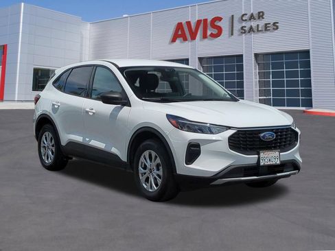 Used 2025 Ford Escape Active AWD/4WD image 3