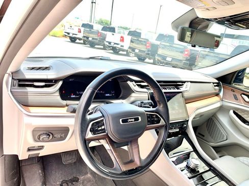 Used 2021 Jeep Grand Cherokee L Summit w/ Advanced Protech Group IV AWD/4WD image 11