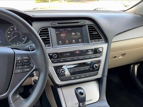 Used 2016 Hyundai Sonata SE image 6