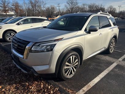 Used 2023 Nissan Pathfinder Platinum