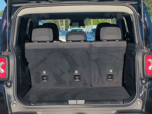 Used 2023 Jeep Renegade Altitude w/ Sun/Sound Group image 11