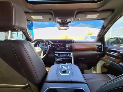 Used 2022 GMC Sierra 1500 Denali w/ Denali Reserve Package image 25