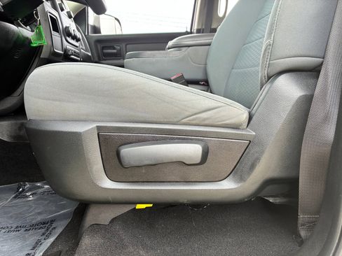 Used 2018 RAM 3500 Tradesman w/ Chrome Appearance Group image 13