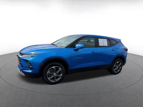 Used 2025 Chevrolet Blazer LT FWD image 7