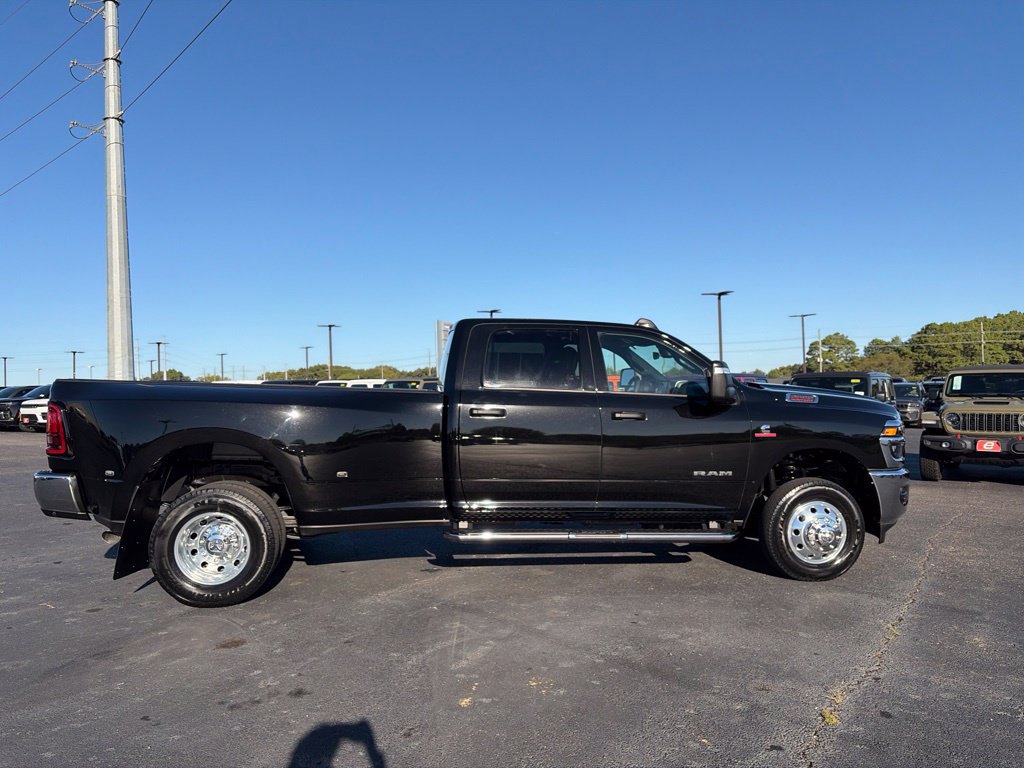 Used 2025 RAM 3500 Lone Star AWD/4WD image 9