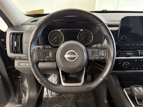 Certified 2024 Nissan Pathfinder SL image 34