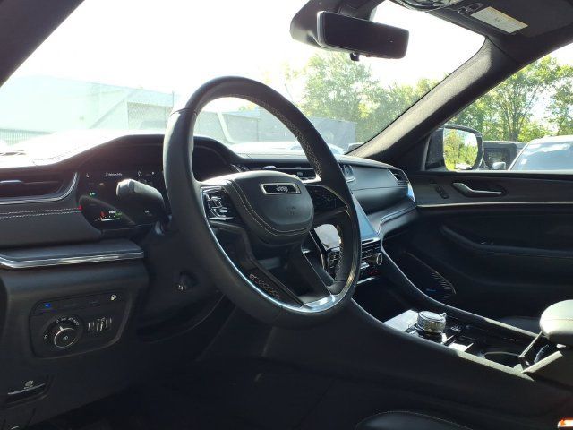 Certified 2023 Jeep Grand Cherokee Overland w/ Luxury Tech Group IV AWD/4WD image 22