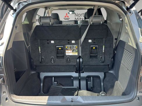 Used 2023 Toyota Sienna XLE FWD image 27