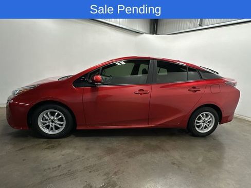 Used 2018 Toyota Prius Three w/ Advanced Technology Package FWD image 2