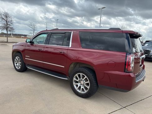 Used 2019 GMC Yukon XL Denali image 3