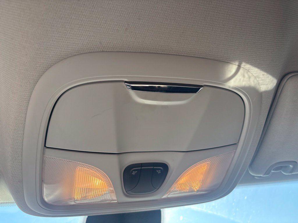 Used 2020 Jeep Cherokee Latitude FWD image 39